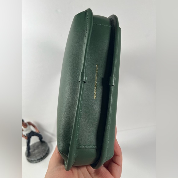 Coach Curve Zip Shoulder Bag in Brass/Hunter Green Glovetanned Leather NWT - Picture 5 of 12